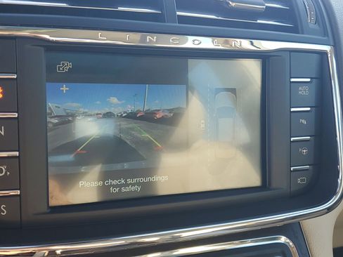 Used 2018 Lincoln Continental Reserve image 13