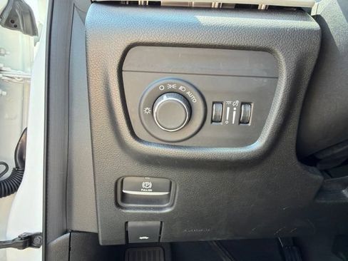 Used 2024 Jeep Grand Cherokee Altitude AWD/4WD image 13
