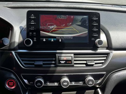 Used 2018 Honda Accord Sport image 9