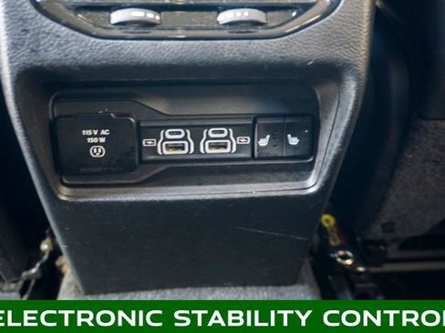 Used 2023 Jeep Grand Cherokee Limited w/ Luxury Tech Group II image 10