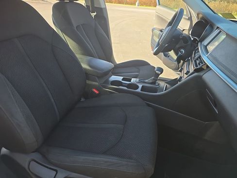 Used 2020 Kia Optima LX image 12