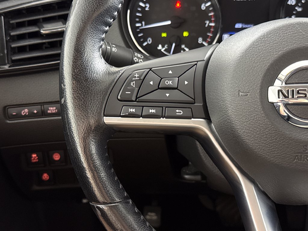 Used 2021 Nissan Rogue Sport SV FWD image 15
