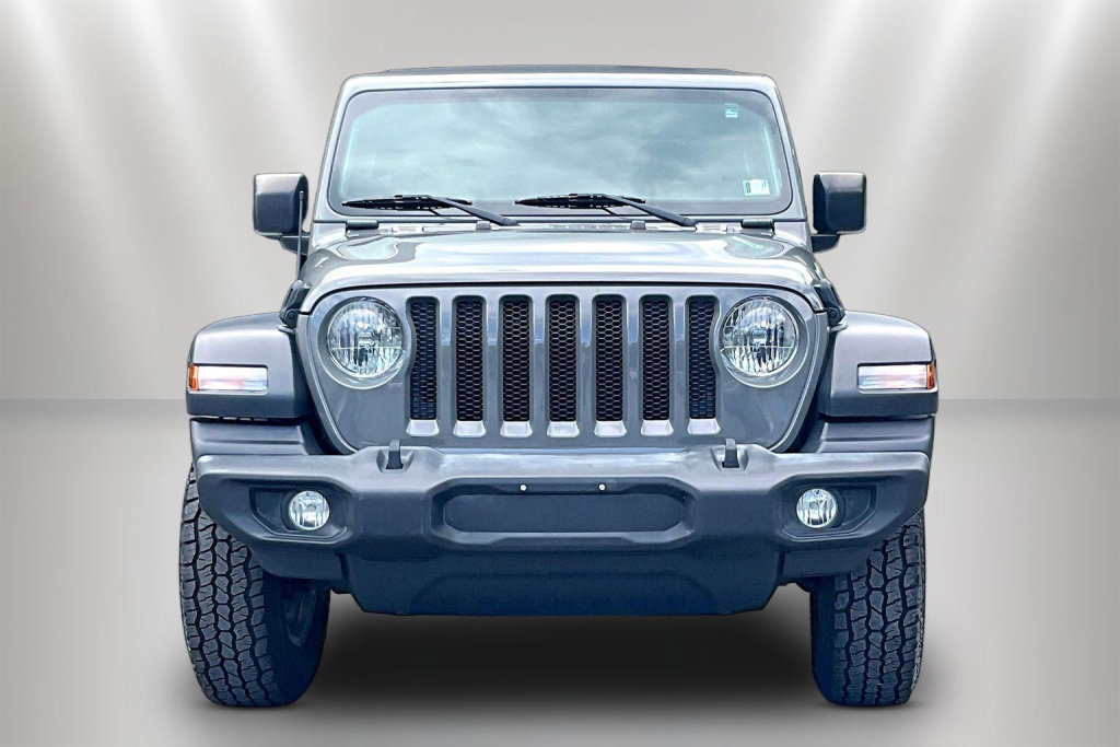 Used 2019 Jeep Wrangler Sport AWD/4WD image 2