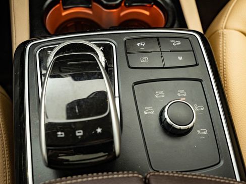 Used 2017 Mercedes-Benz GLS 450 4MATIC image 38