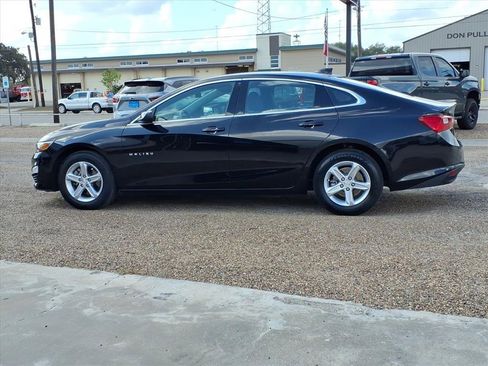 Used 2024 Chevrolet Malibu LT image 2