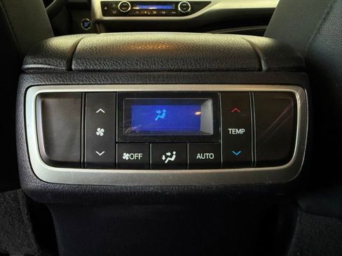Used 2016 Toyota Highlander XLE image 41