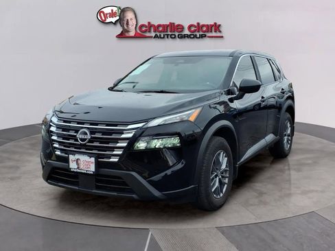 Used 2025 Nissan Rogue S FWD image 1