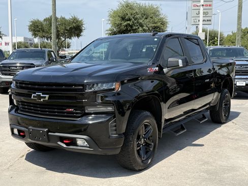 Used 2019 Chevrolet Silverado 1500 LT Trail Boss w/ Convenience Package AWD/4WD image 9