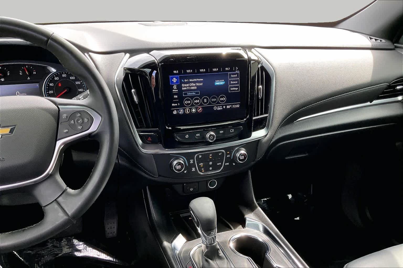 Used 2023 Chevrolet Traverse LT FWD image 7