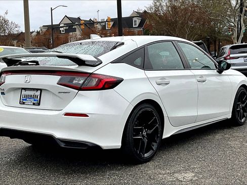Used 2023 Honda Civic Sport image 2