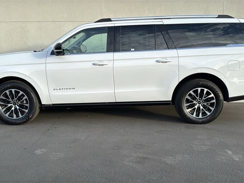 Certified 2025 Ford Expedition Max Platinum image 5