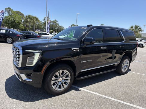 Used 2025 GMC Yukon Denali RWD image 5