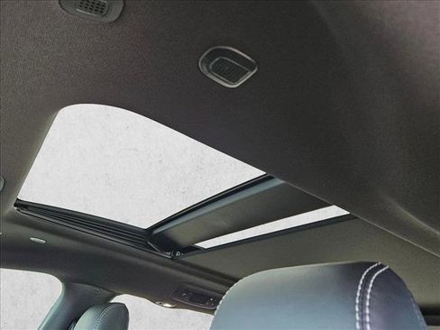 New 2026 Chrysler Pacifica Limited image 18