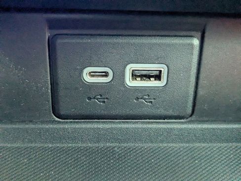 Used 2021 GMC Yukon XL SLT w/ SLT Premium Package image 27