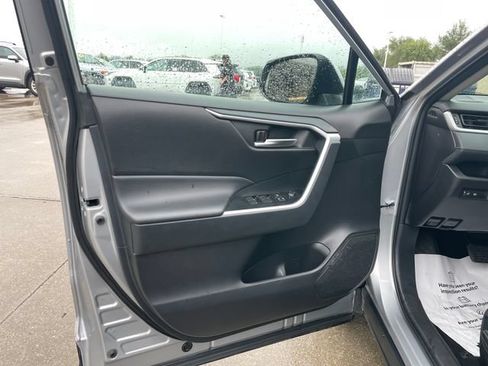 Used 2025 Toyota RAV4 XLE AWD/4WD image 20
