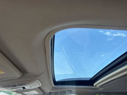 Used 2018 Toyota RAV4 XLE FWD image 10
