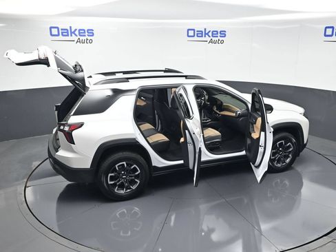 Used 2025 Chevrolet Equinox ACTIV w/ Safety and Technology Package FWD image 58