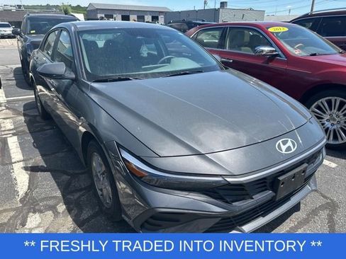 Certified 2024 Hyundai Elantra SE FWD image 1