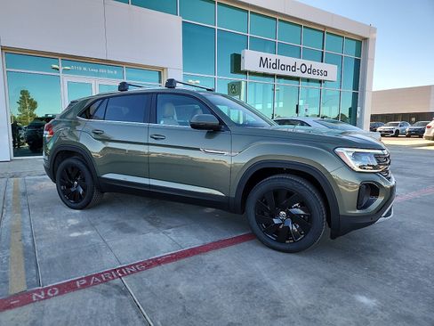 New 2026 Volkswagen Atlas Cross Sport SE image 8