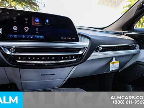 Used 2025 Cadillac Lyriq Luxury image 38