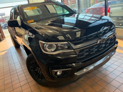 Used 2022 Chevrolet Colorado Z71 w/ Safety Package AWD/4WD image 1