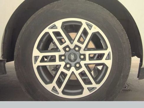 Used 2025 Ford Expedition Active image 22