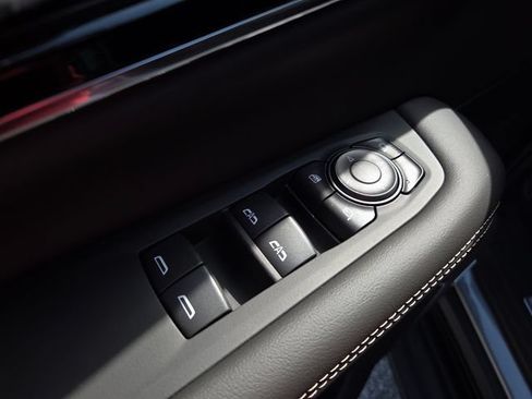 New 2026 GMC Yukon Elevation w/ Elevation Premium Package AWD/4WD image 31