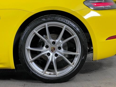 Certified 2019 Porsche 718 Boxster image 12