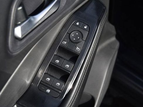 Used 2024 Nissan Rogue SV image 8