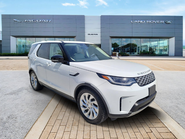 Used 2024 Land Rover Discovery S AWD/4WD image 3