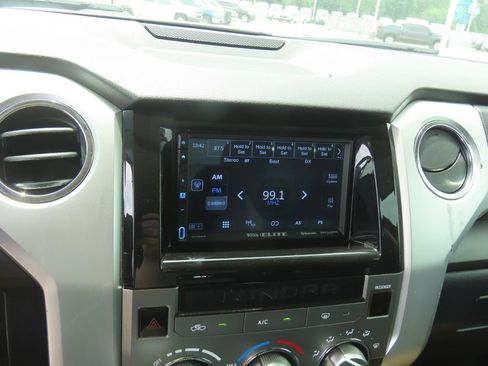 Used 2016 Toyota Tundra SR5 w/ SR5 Upgrade Package AWD/4WD image 29