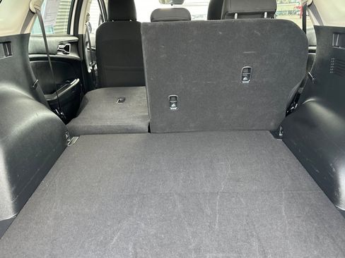 Used 2025 Kia Sportage LX image 16