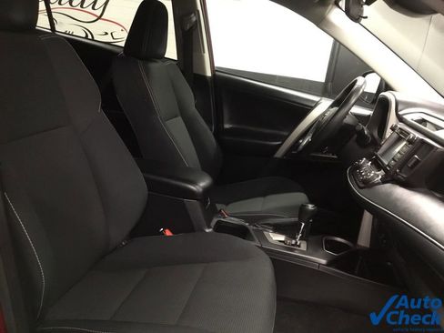 Used 2018 Toyota RAV4 XLE image 36