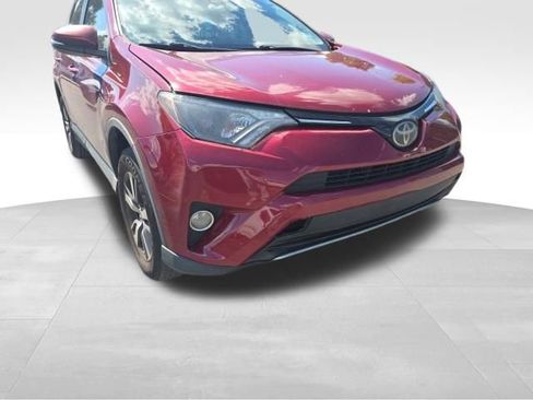 Used 2018 Toyota RAV4 XLE FWD image 6
