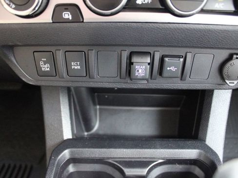 Certified 2023 Toyota Tacoma SR5 w/ Technology Package AWD/4WD image 37