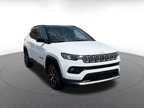 Used 2025 Jeep Compass Limited AWD/4WD image 3