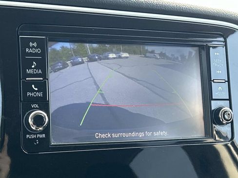 Used 2020 Mitsubishi Outlander ES AWD/4WD image 36