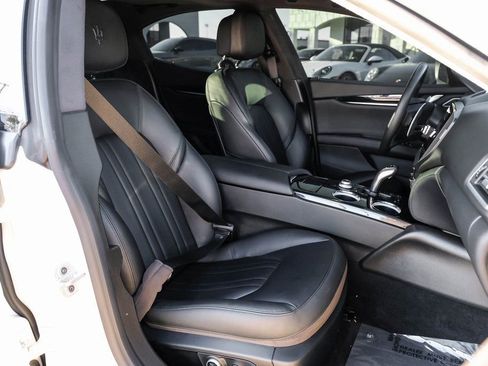 Used 2023 Maserati Ghibli Modena image 32