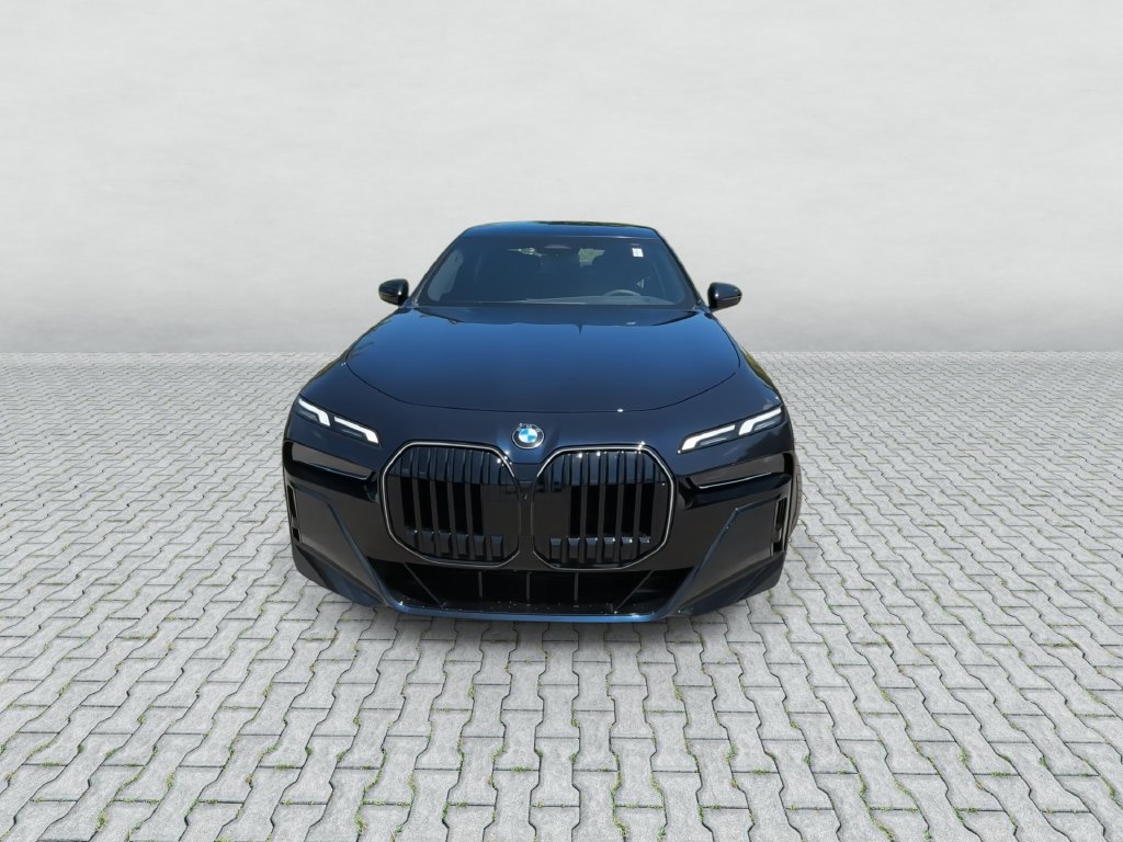 Used 2026 BMW 740i xDrive w/ Premium Package AWD/4WD image 3