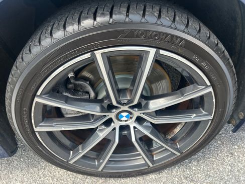 Used 2021 BMW 330i xDrive Sedan AWD/4WD image 25