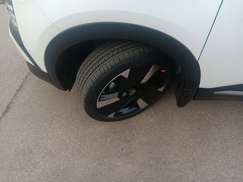 New 2026 Nissan Kicks SR w/ Cold Weather Package image 36