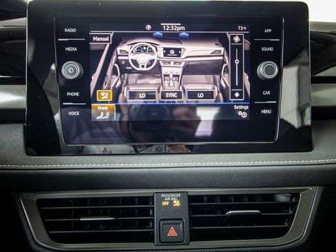 New 2026 Volkswagen Taos SE image 39