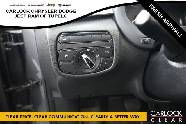 Used 2019 INFINITI QX50 Luxe w/ Navigation Package AWD/4WD image 18