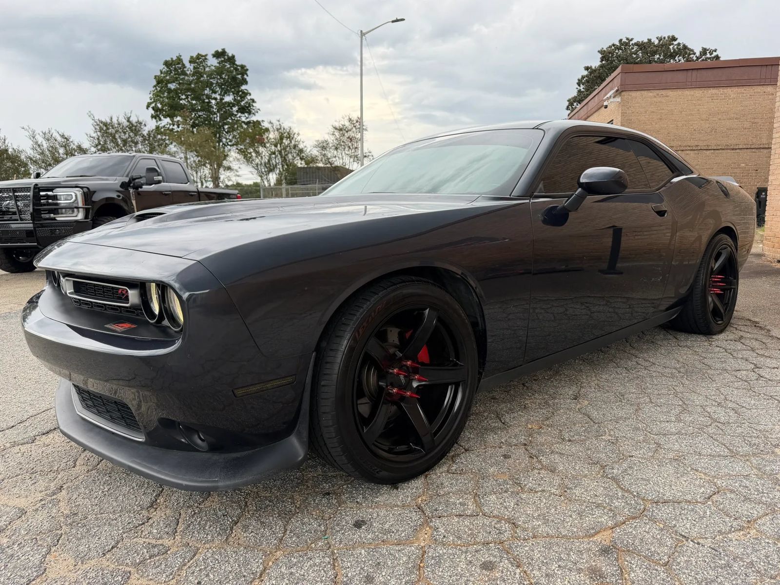 Used 2019 Dodge Challenger R/T RWD image 4
