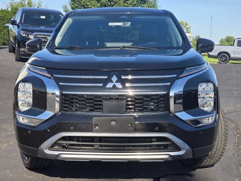 Used 2025 Mitsubishi Outlander SE AWD/4WD image 3