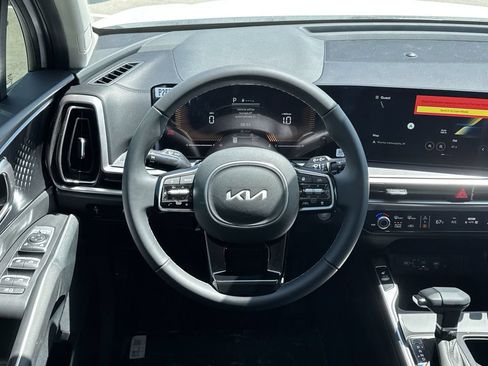 Used 2025 Kia Sorento S AWD/4WD image 12