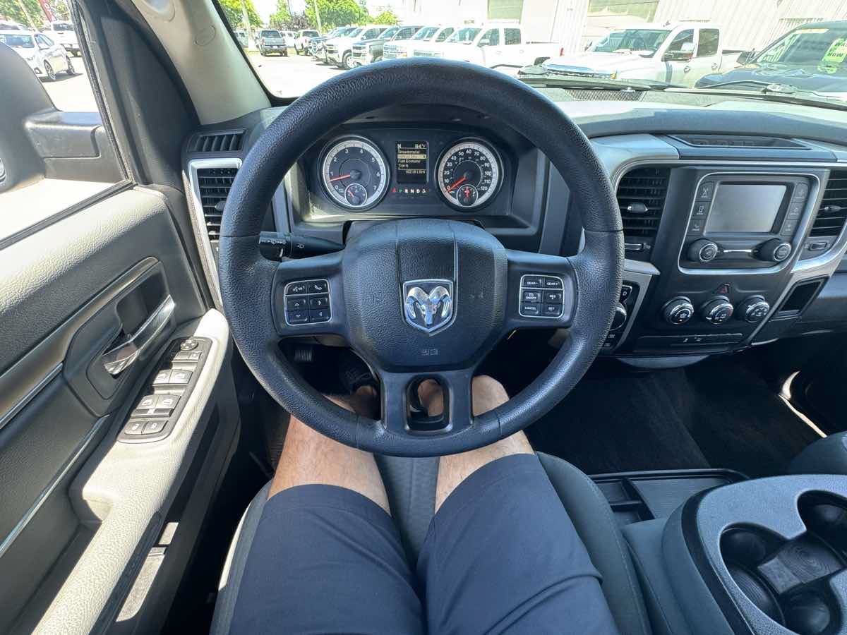 Used 2017 RAM 1500 Classic SLT AWD/4WD image 31
