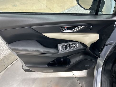 Used 2022 Subaru Ascent Limited w/ Technology Package image 12