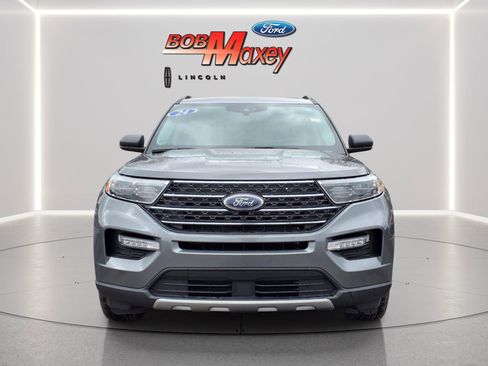 Used 2024 Ford Explorer XLT w/ Equipment Group 202A AWD/4WD image 2