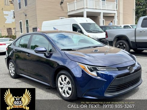 Used 2024 Toyota Corolla LE FWD image 3